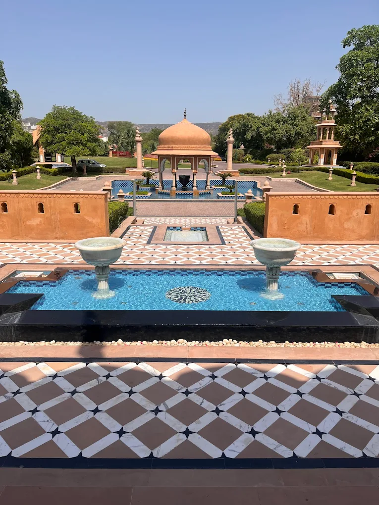 Surya Mahal logo